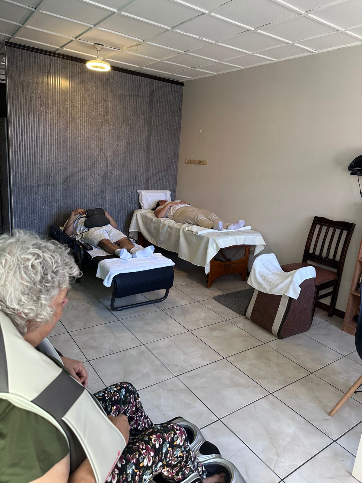 Sala de terapias CERAGEM Ebenezer
